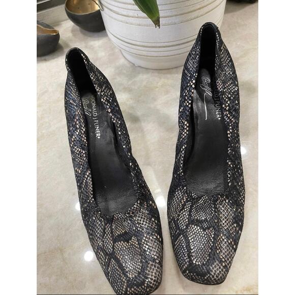 Donald Pliner snakeskin pumps sz 9-1/2 - Picture 1 of 13